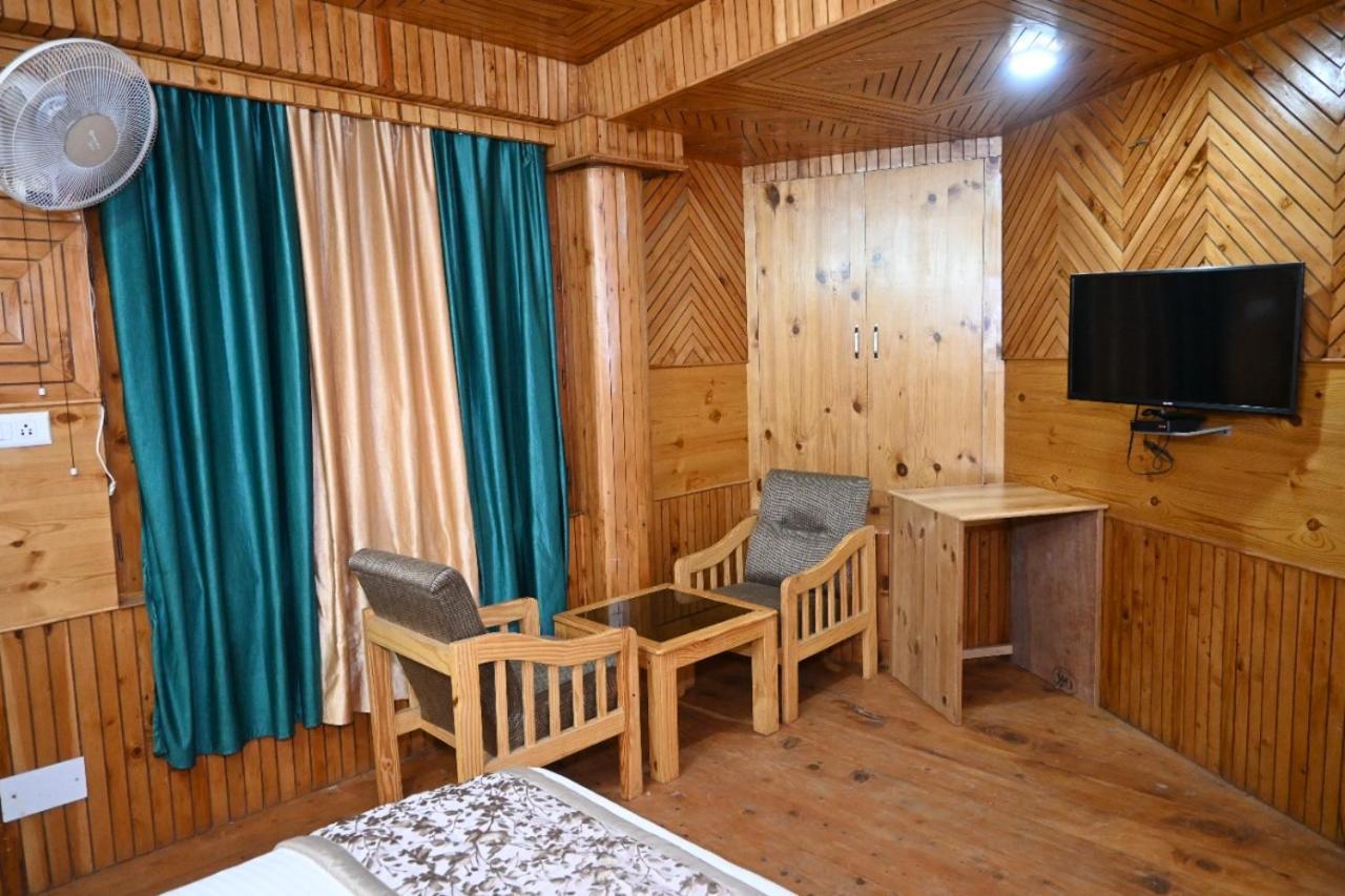 Hotel Nirmal Chhaya - Manali (Himachal Pradesh) — Photos 1